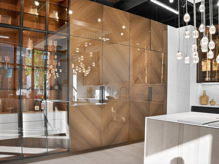 Choosing the Right Bulb for Glass Fixtures: Color Temperature, Dimming, and Glow