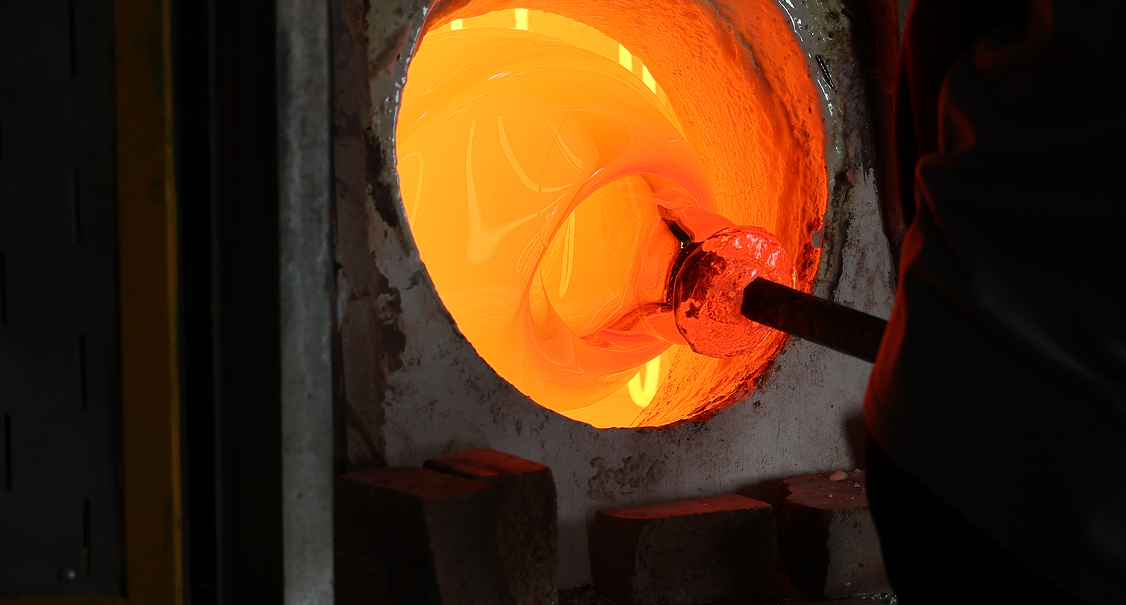 Inside the Studio: How a Hand-Blown Glass Chandelier Is Made, Step by Step