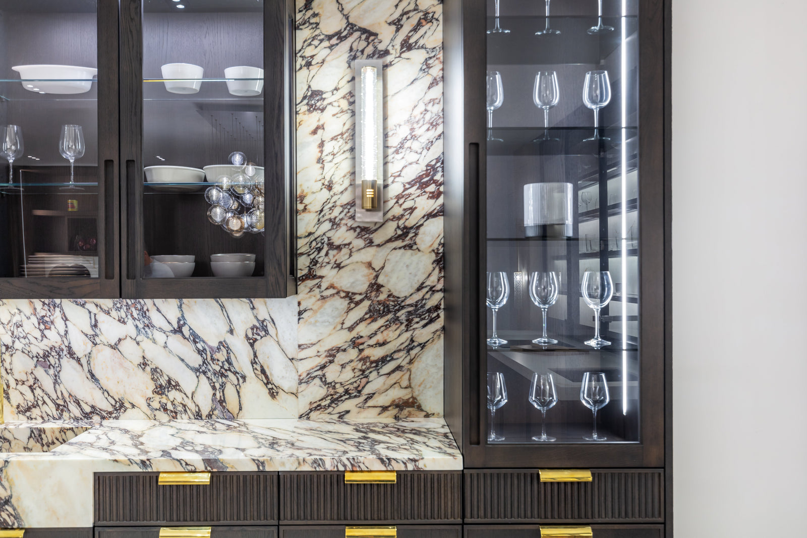 The Best Statement Lighting for Organic Modern Interiors