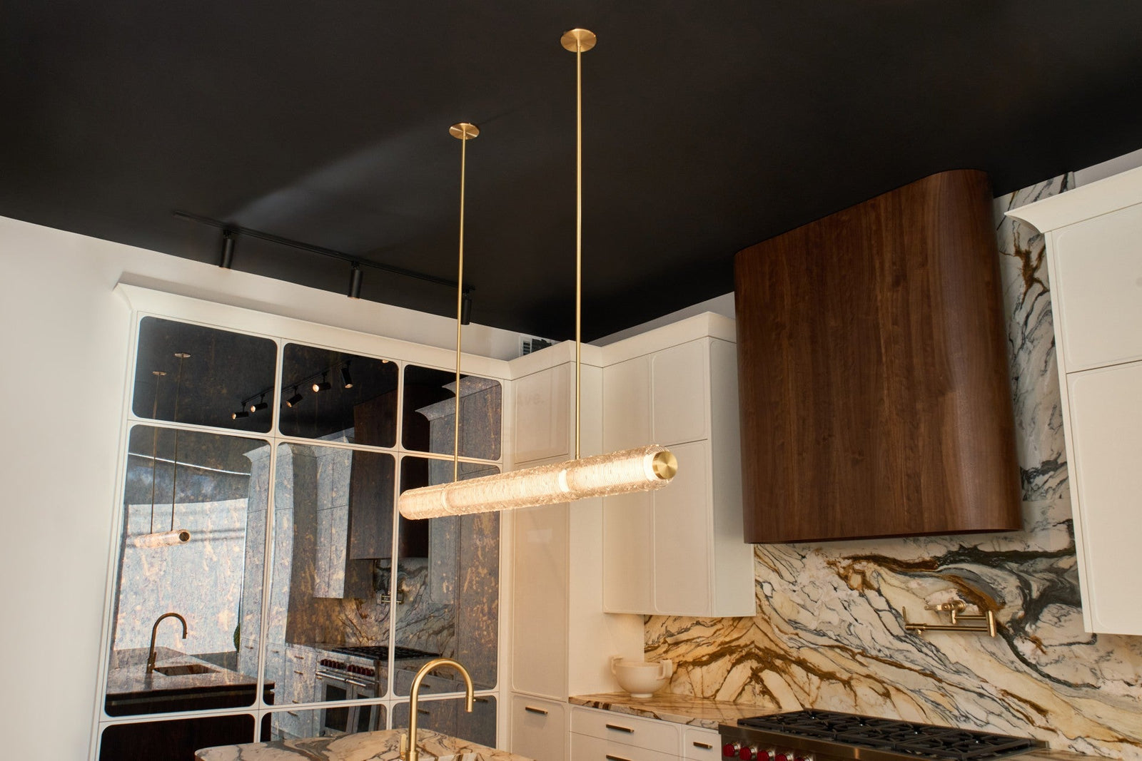 Statement Lighting Trends Defining Luxury Interiors in 2026